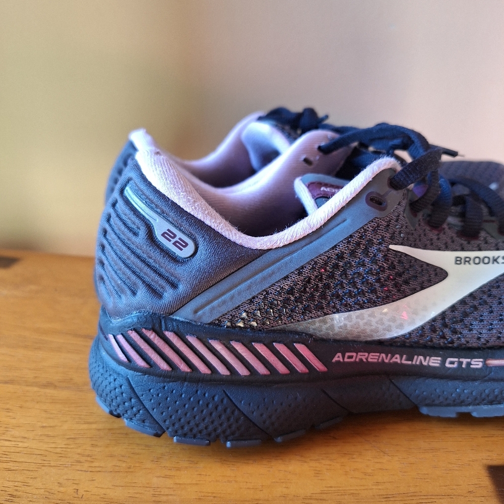 BROOKS Adrenaline GTS 22 For Women's Size 8.5 - Picture 8 of 10